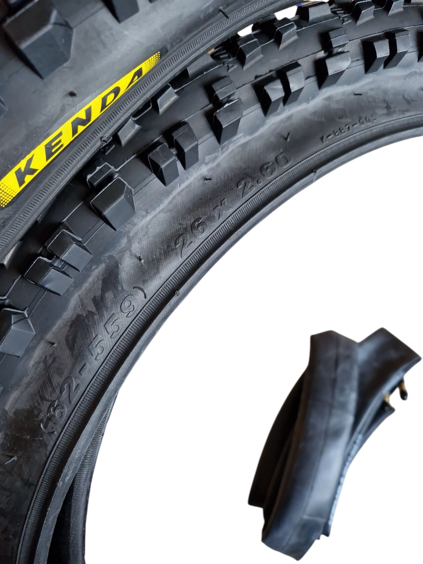 Kenda Tire Set with Inner Tubes 26" x 2.60"