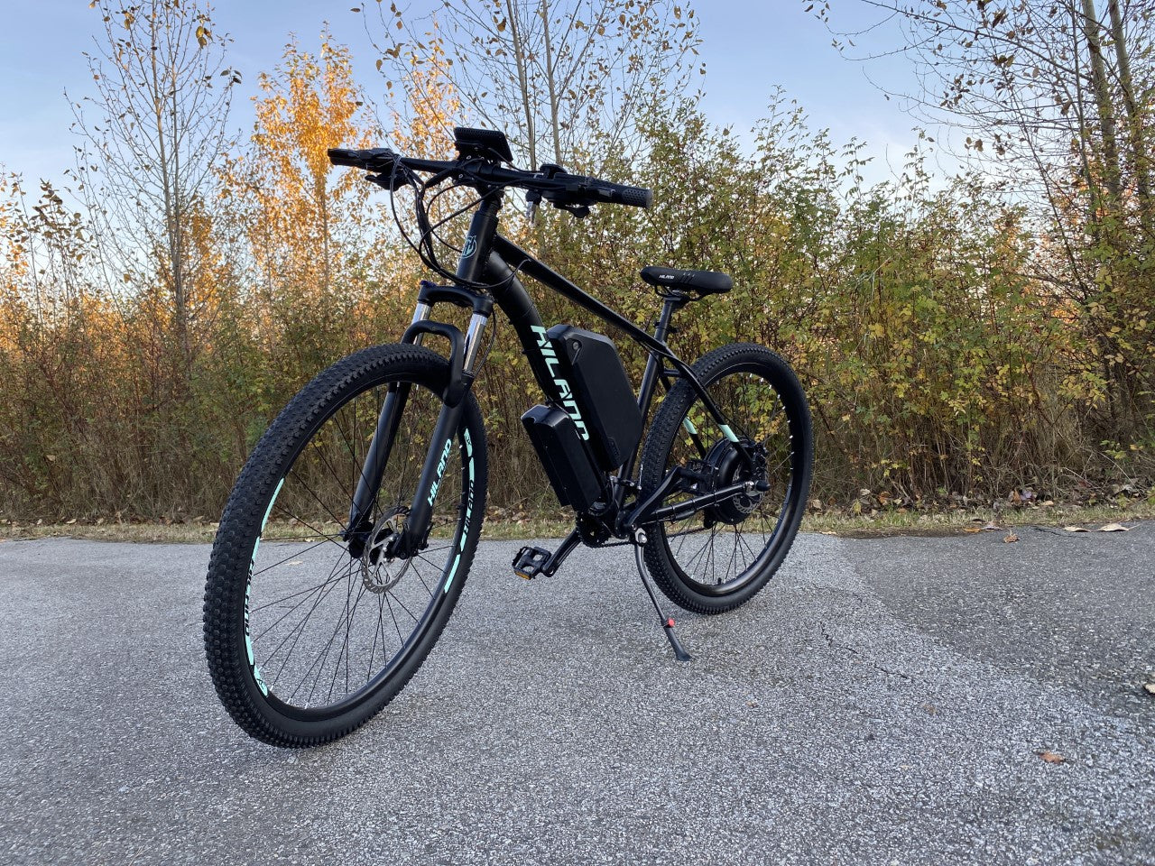 electric bicycle 2000w MotoTec 60v Pro Dirt Bike Lithium Red quick removable battery that can be charged out of the moto Zeus & Ruta 20 in.